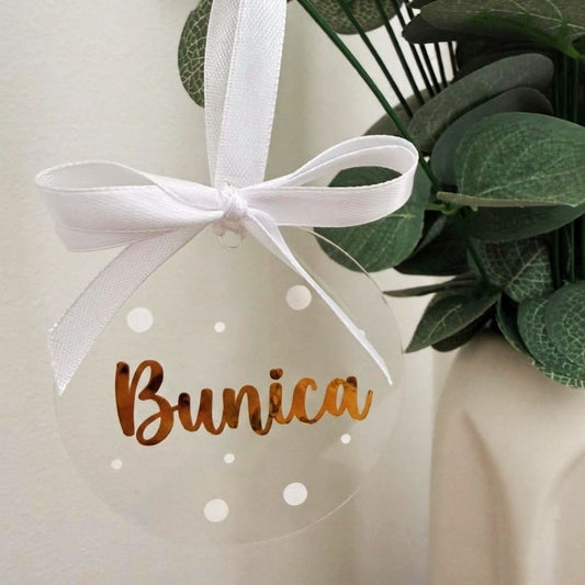 Ornament acrilic transparent cu text auriu „Bunica”, buline albe și fundă de satin
