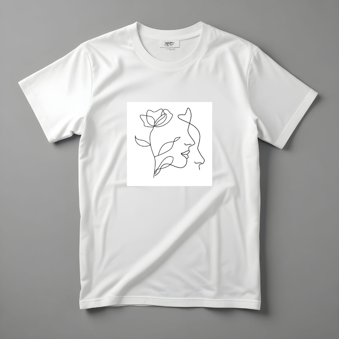 Tricou alb Kiskedves Line Art întins, cu profil și floare, pe fundal gri.