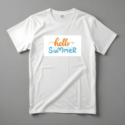 Tricou Kiskedves Hello Summer cu textul scris de mână, portocaliu și albastru, hello summer, fotografiat întins.