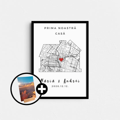 Hartă personalizată în formă de căsuță în ramă neagră, cu suport foto din lemn