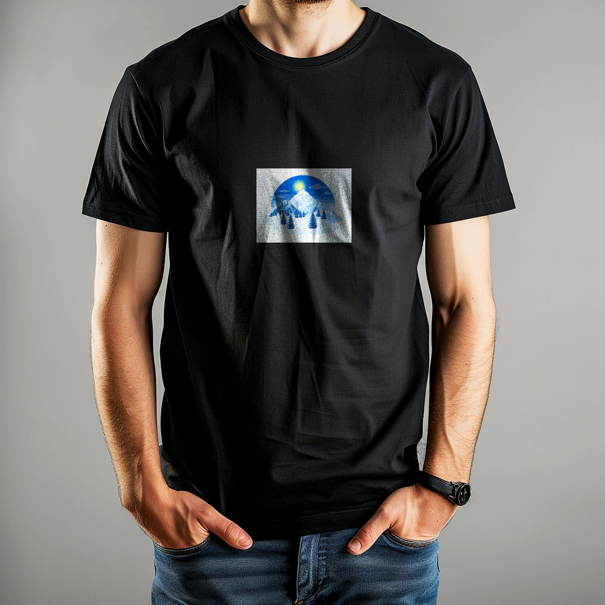 Tricou de iarnă Kiskedves cu vârfuri de munte înzăpezite, soare strălucitor și brazi albaștri, pe tricou negru.
